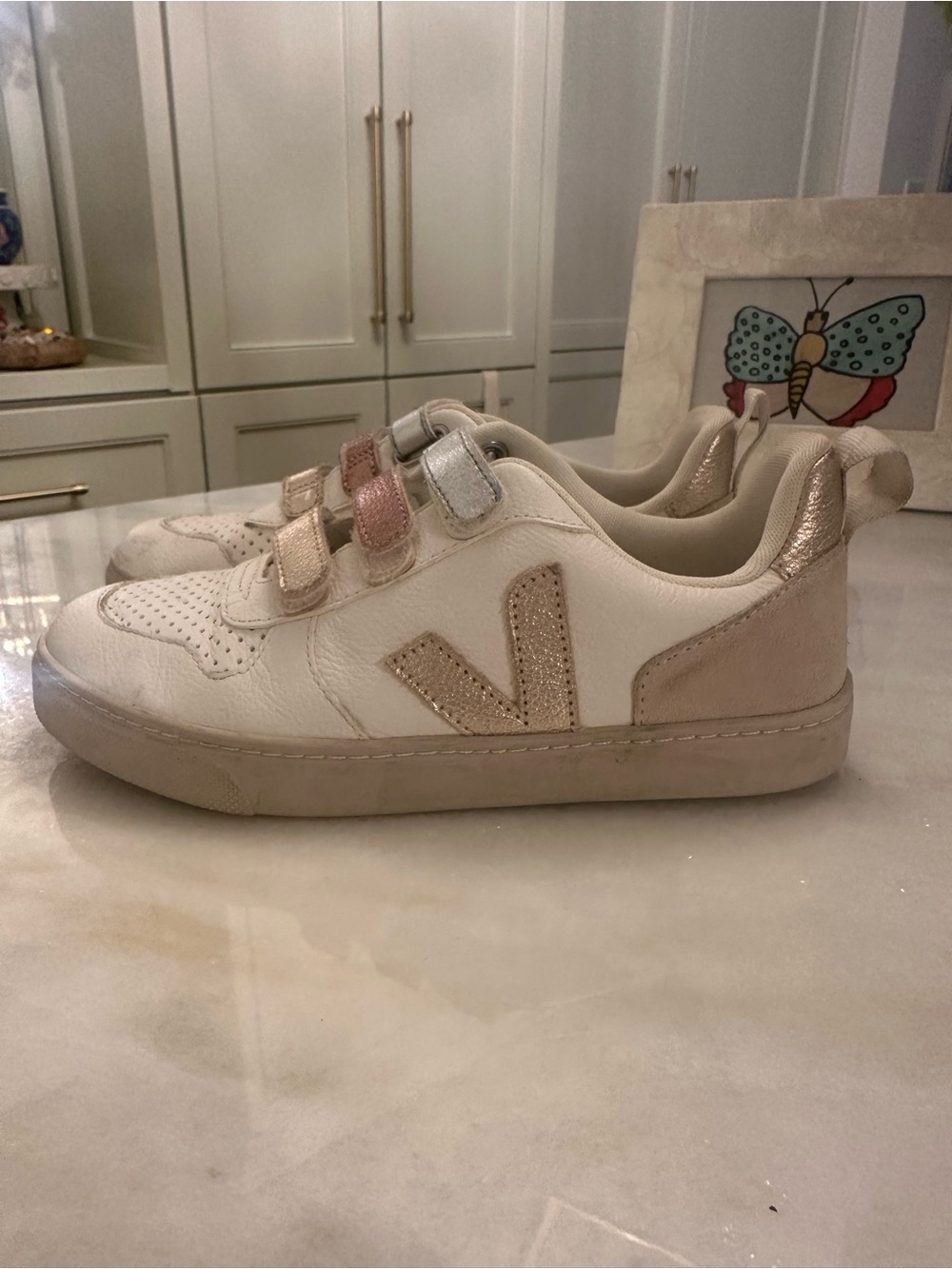 Veja Kids V-10 White and Rose Gold Leather Sneaker Velcro size 4 girls